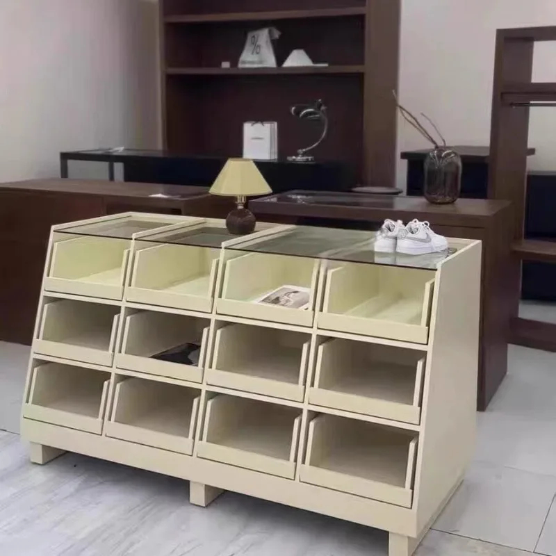 Sklep z odzieżą dziecięcą Naka – Furniture Hardware Store recenzja i cena